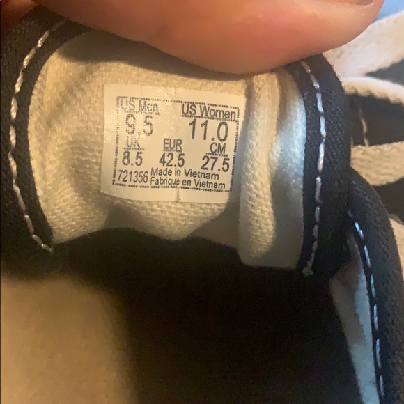 Vans - Picture 3 of 3